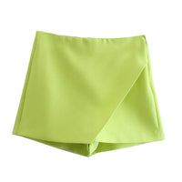 Asymmetrische Shorts-Rock mit seitlichem Reißverschluss für Frauen | Ideal für den Frühling in Leuchtendes Grün