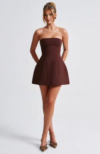 Sandra - Strapless Strukturiertes Korsett-Minikleid mit Taschen in Braun