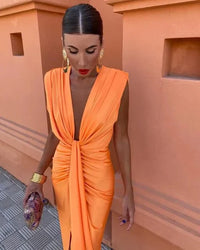 Isabelle | Festkleid mit tiefem V-Ausschnitt in Orange
