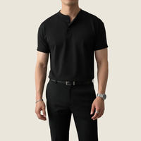 Kjell | Herren Henley Shirt Minimalistisch Sommer in Schwarz