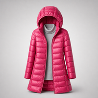 Lange Damen-Steppjacke mit Kapuze in Burgunderrot