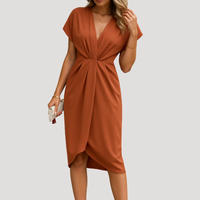 Leonie | Damen Wickelkleid Midi V-Ausschnitt in Hellbraun