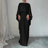 Lilou | Plissee Maxikleid mit Cape für Feste in Schwarz