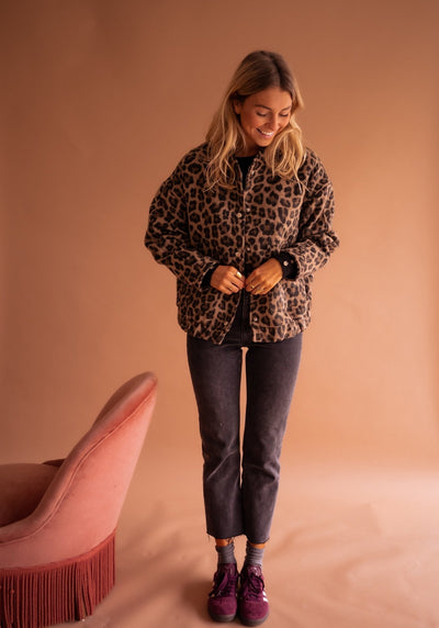 Elodie – Die Leoparden-Bomberjacke für mutige Looks mit Komfort