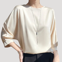 Lysandra | Damen Rundhals Langarm Bluse in Champagner