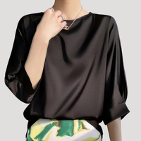 Lysandra | Damen Rundhals Langarm Bluse in Schwarz