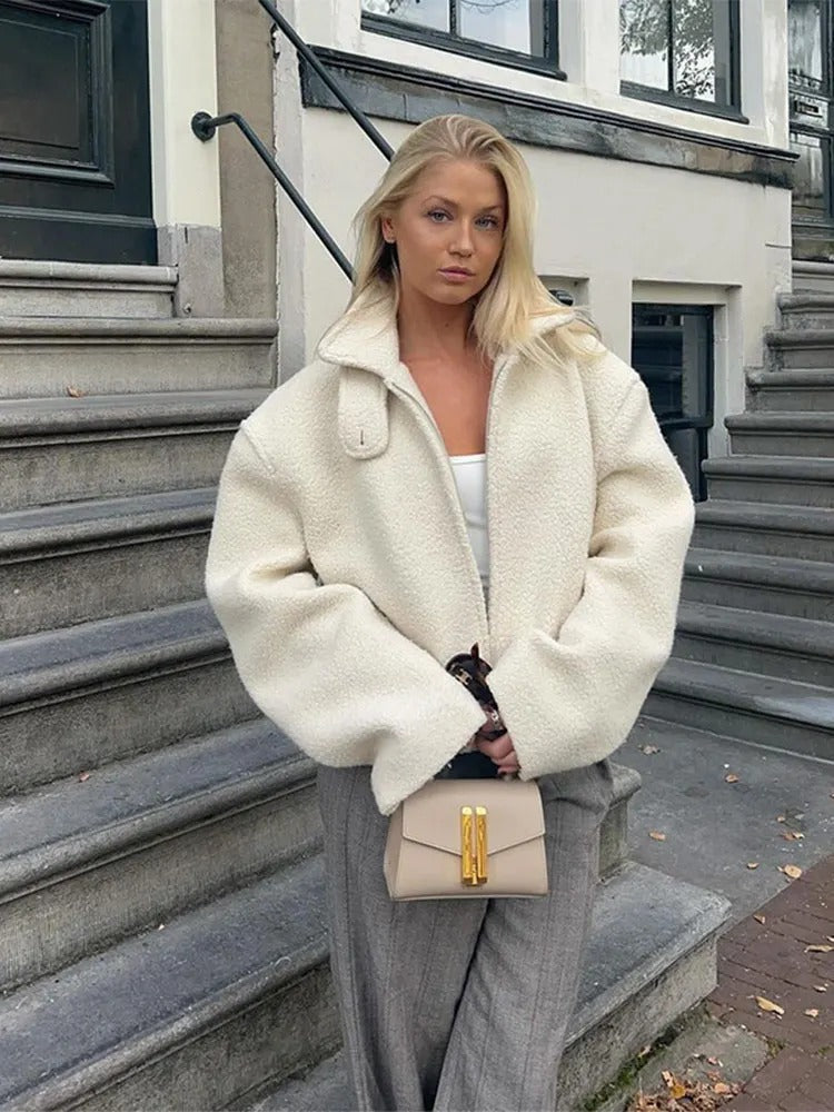 Fluff Chic Wolljacke für Frauen