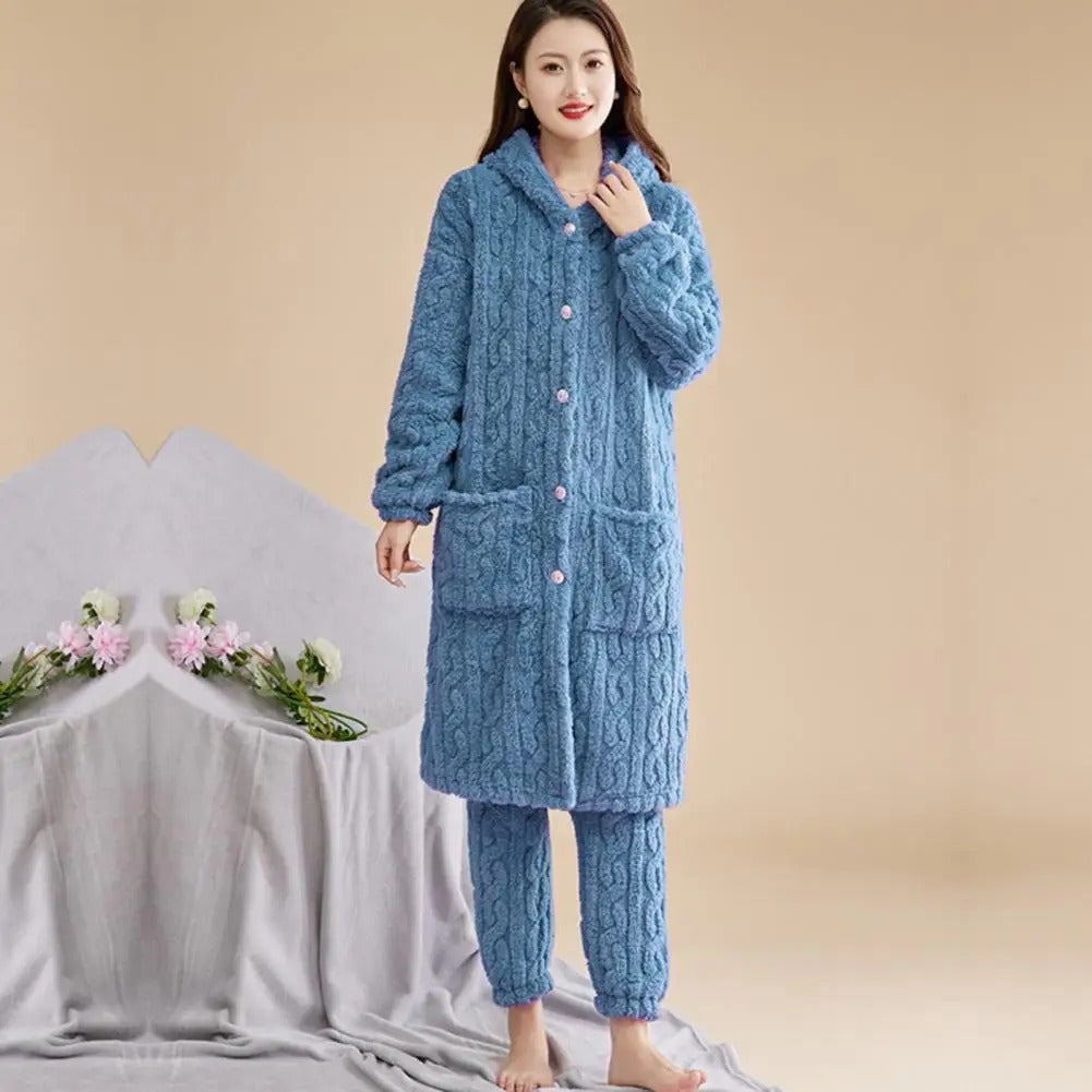Kiara - Bademantelset mit Dickem Fleece-Bademantel mit Kapuze und Passender Hose für Frauen