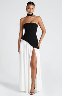 Sonja - Damen Abendkleid trägerlos mit asymmetrischer Taille in Schwarz