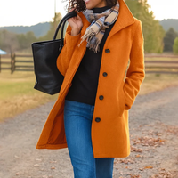 Mathilda | Langer Trenchcoat mit Knopfleiste in Orange