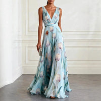 Mathilde | Damen V-Ausschnitt Maxikleid Blumenmuster in Hellblau