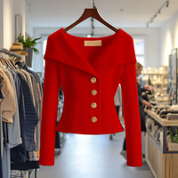 Nele | Feminine Wandelbare Strickjacke in Rot