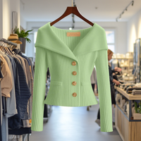 Nele | Feminine Wandelbare Strickjacke in Grün
