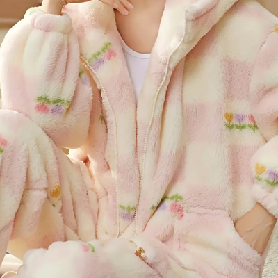 Verwöhnen Sie sich mit dem KAHLIA Luxus-Pyjama-Set für Frauen