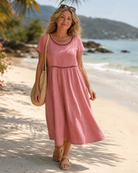 Elin | Besticktes Midikleid aus Baumwolle und Leinen in Rosa
