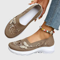 Philippa | Damen Bestickte Schmetterling Slip-On Loafer in Khaki