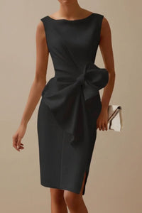 Elisabeth | Ärmelloses Midi-Cocktailkleid mit Schleife und Beinschlitz in Schwarz