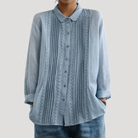 Romy | Damen Plissee Langarm Bluse mit Spitzendetails in Hellblau