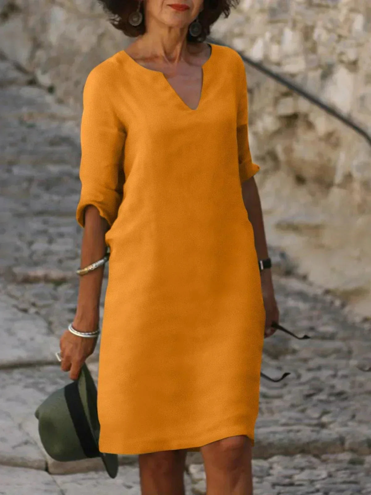 Aurica  - Elegantes Und Feminines Kleid Mit V-Ausschnitt