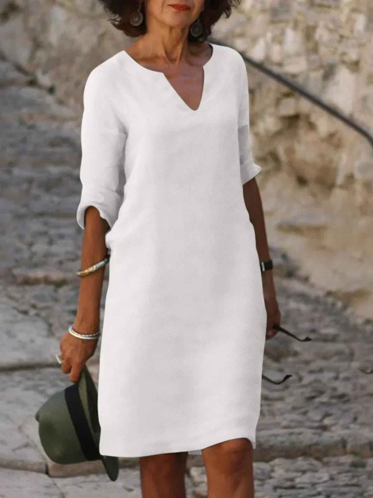 Aurica  - Elegantes Und Feminines Kleid Mit V-Ausschnitt