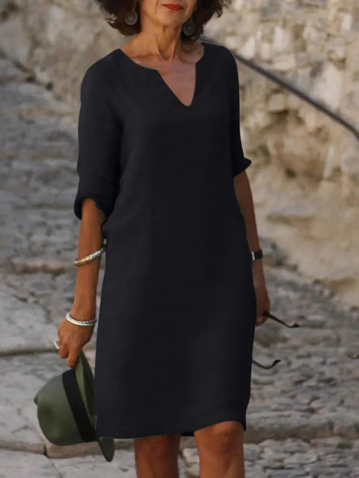 Aurica  - Elegantes Und Feminines Kleid Mit V-Ausschnitt