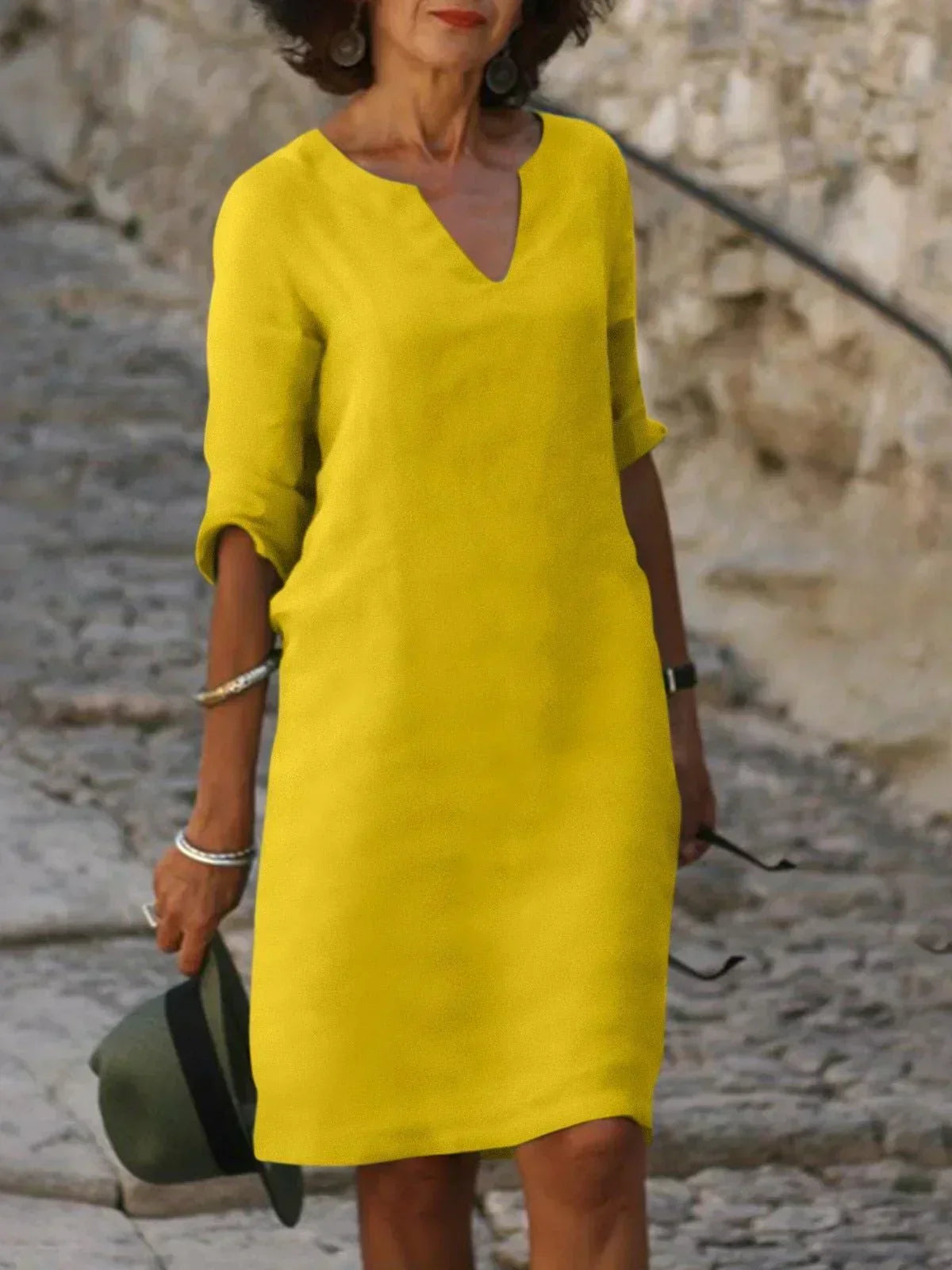 Aurica  - Elegantes Und Feminines Kleid Mit V-Ausschnitt
