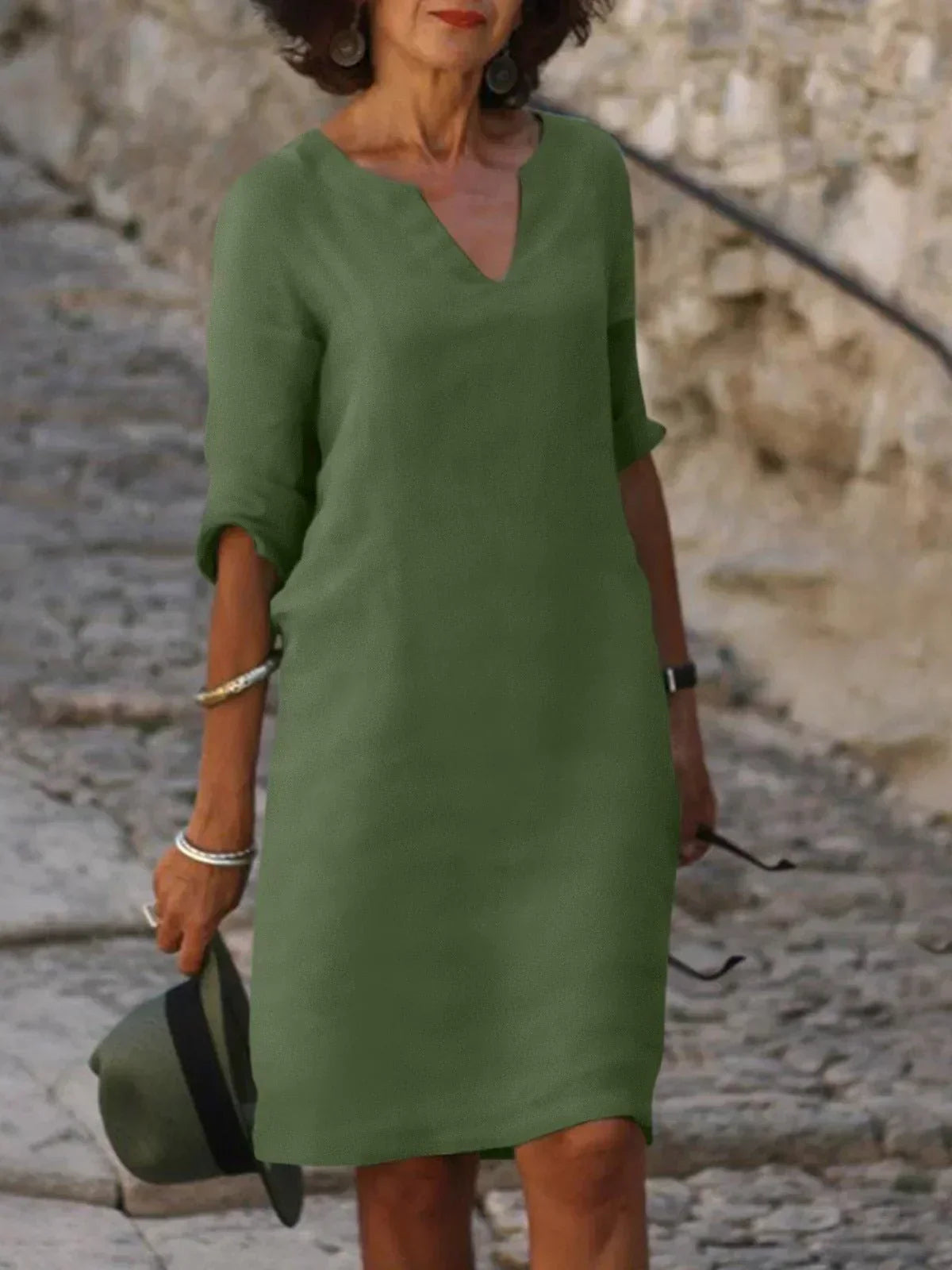 Aurica  - Elegantes Und Feminines Kleid Mit V-Ausschnitt