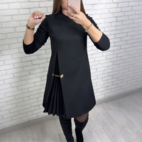 Noctura – Langärmliges Plisseekleid in Schwarz