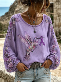 Damen-Longsleeve in Lila mit Blumen- und Kolibri-Print zur Sensibilisierung für die Alzheimer-Krankheit in Lila