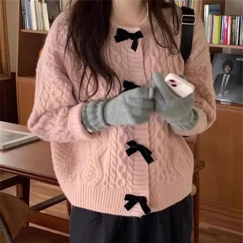 Isabelle - Damen Strickjacke mit Schleifendetails