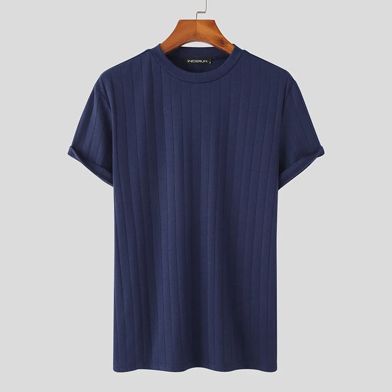 Geripptes klassisches T-Shirt