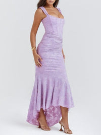 Rosie | Damen-Jacquardkleid mit Spitzenkorsett, Raffungen und Meerjungfrausaum in Lila-2