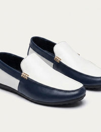 Marineblau